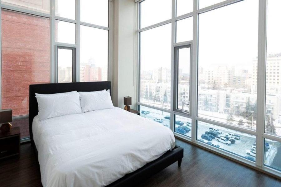 Mayfair Luxe Suites Premium By Corporate Stays Эдмонтон Экстерьер фото