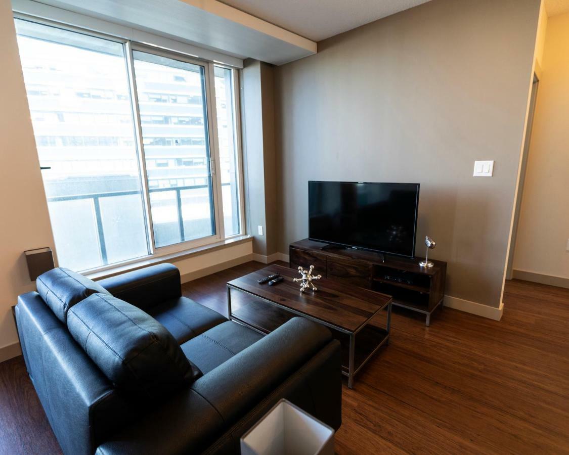 Mayfair Luxe Suites Premium By Corporate Stays Эдмонтон Экстерьер фото